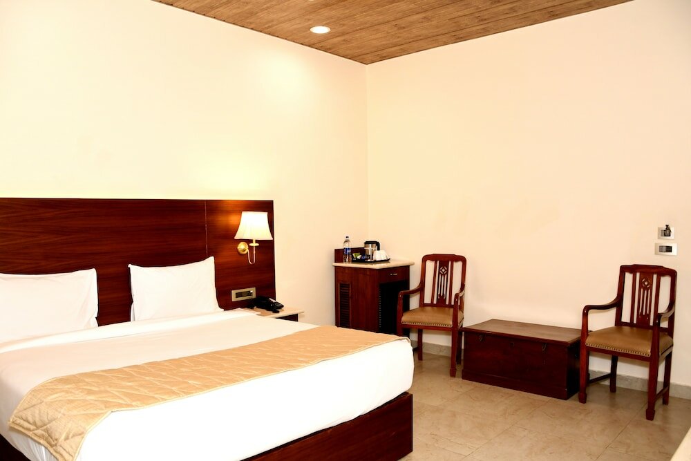 Фото Mastiff Villa Camellia - A Tea Estate Hotel