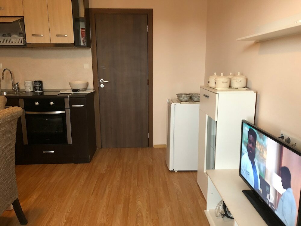 Фото Palace Deluxe Hotel