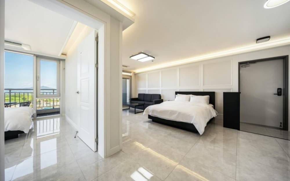 Фото Yeosu Little Forest Pension