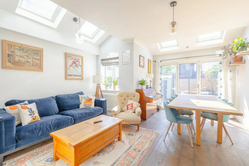 Фото Charming 4bd House With Private Garden - Tooting