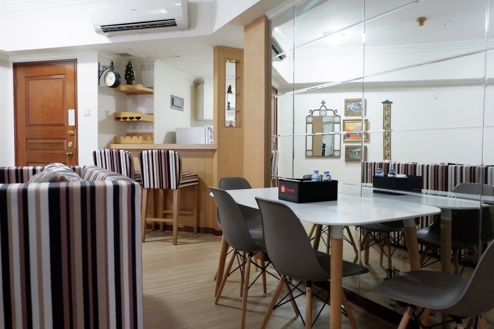 Фото 3BR Apartment at Sudirman Condominum Tower By Travelio