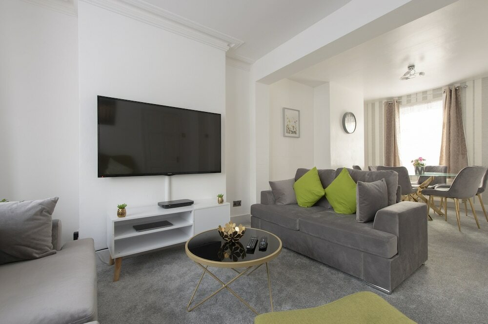 Фото Fortified Three Bedroom Home