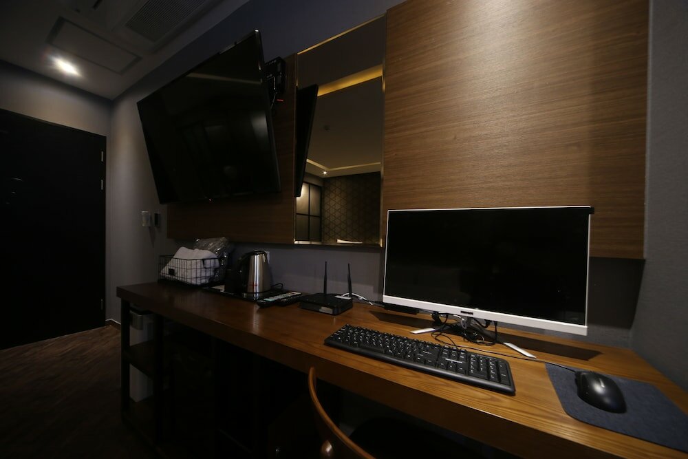 Фото Brown Dot Hotel Beomil