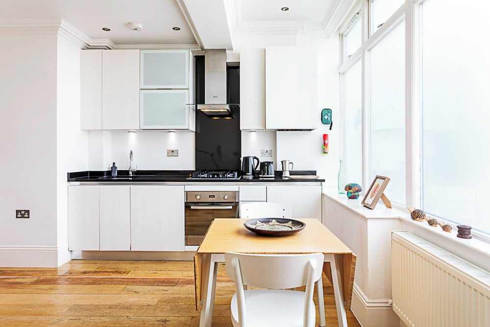 Фото Homely Islington Flat