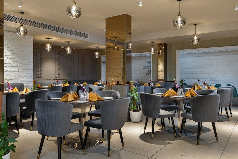 Фото Lazdana Hotel Bangalore