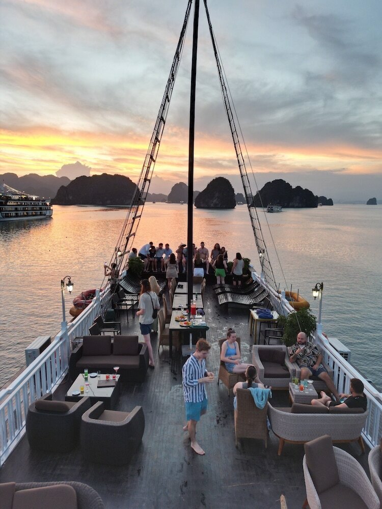 Фото Oasis Party Cruise