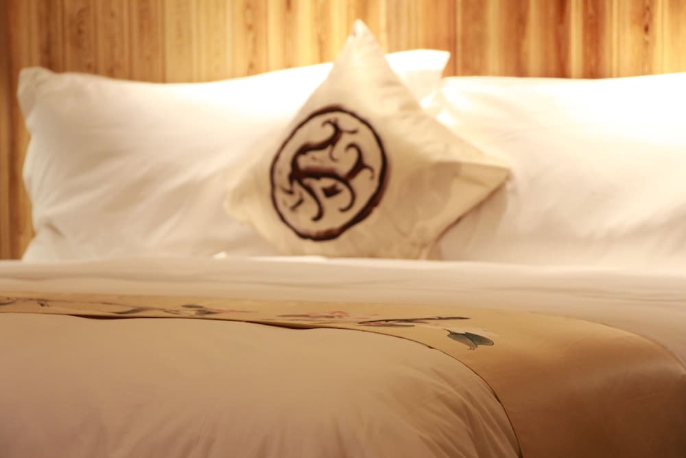 Фото Queshan Lake Arcadia Intl Resort