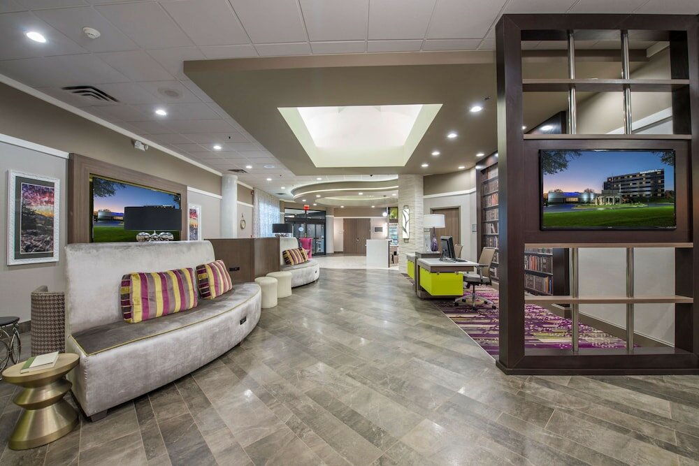 Фото DoubleTree by Hilton Winston Salem - University