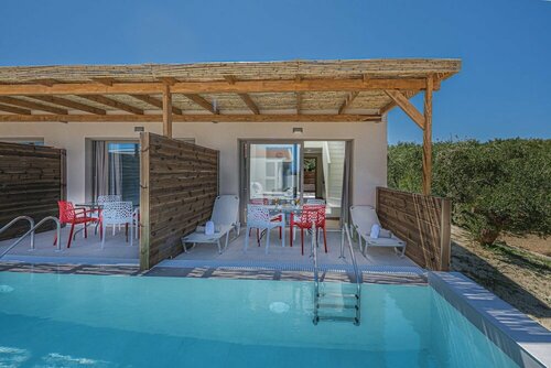 Гостиница Kozanos Suites with Private Pool