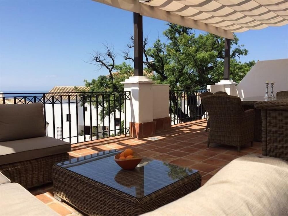 Фото Beautiful Penthouse Near Beach