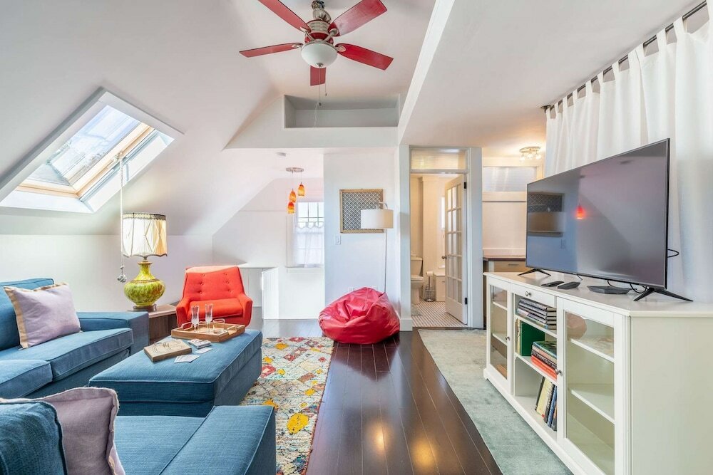 Фото Broom & Board