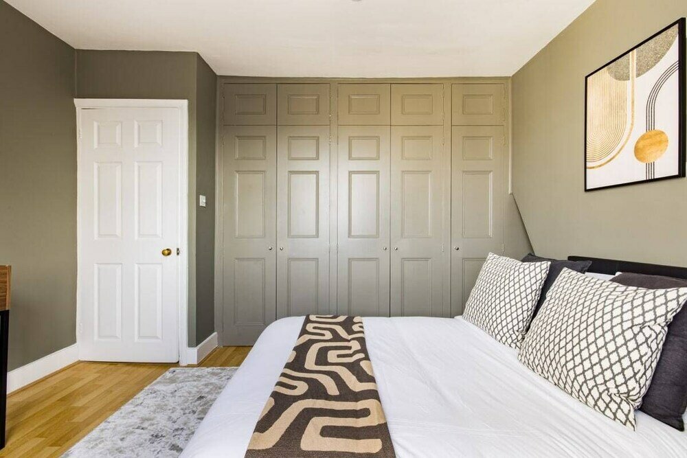 Фото The London Crib - Relaxing 1bdr Flat With Terrace