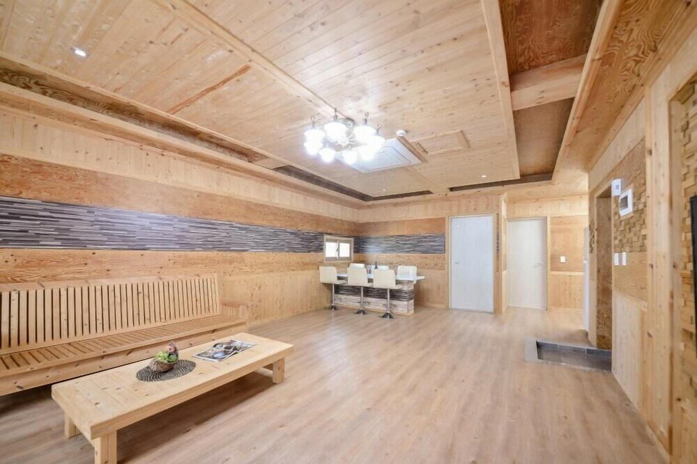 Фото Yeosu Sea and Starnight Pension