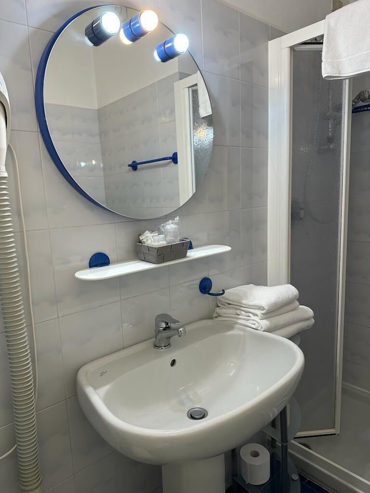 Фото Bike Garnì Villa Maria Torbole