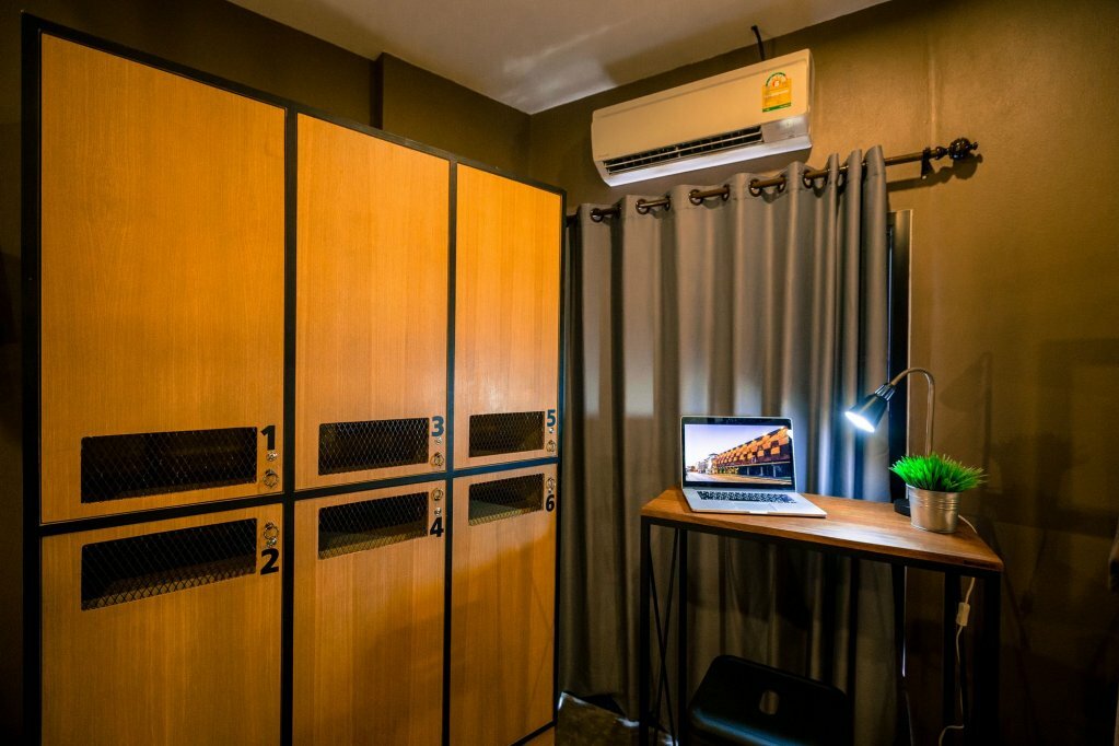 Фото Srisuksant Square