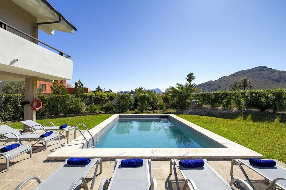 Фото Villa - 4 Bedrooms with Pool and WiFi - 108746