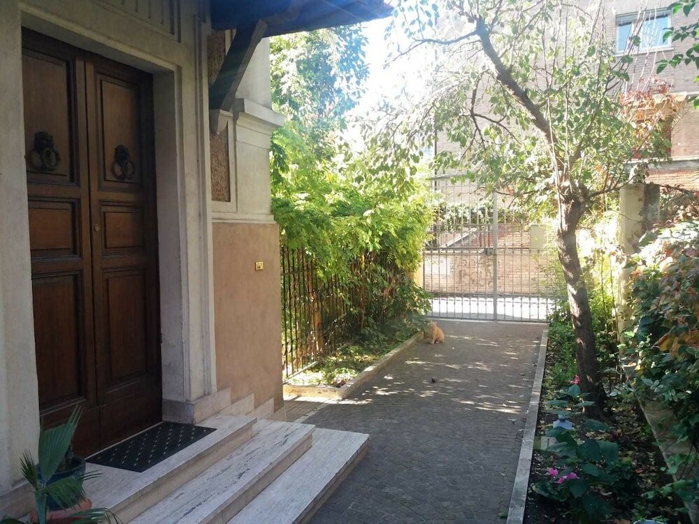 Фото Room in Rome