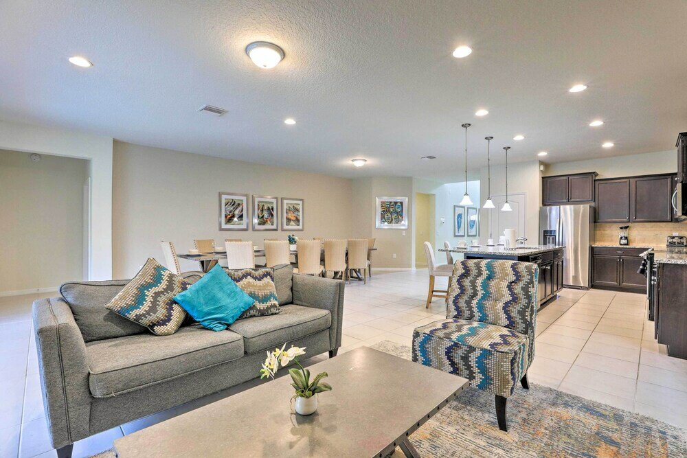 Фото Upscale Kissimmee Retreat