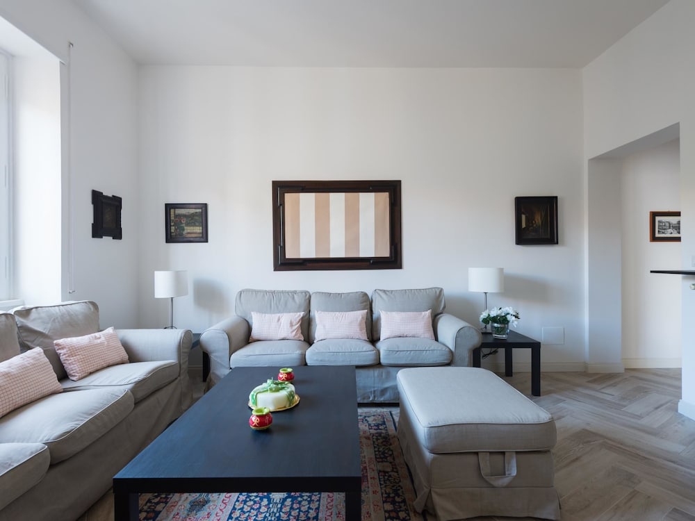 Фото Rsh Vatican Bright Two Bedroom Apartment