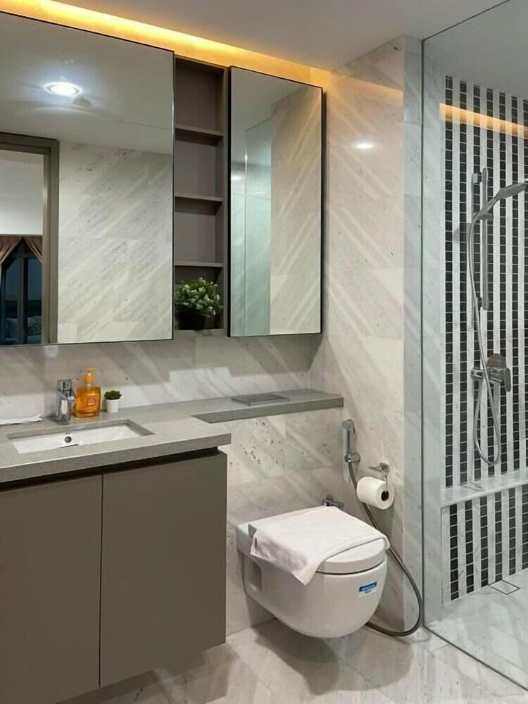 Фото Eaton Residences Klcc by Luna