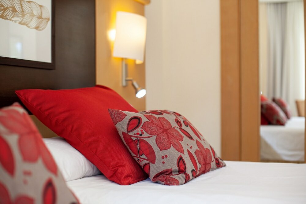 Фото Grupotel Aguait Resort & SPA - Adults Only