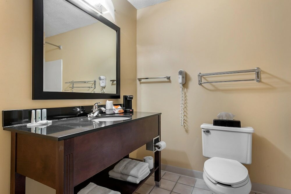 Фото Quality Inn & Suites Lebanon I-65
