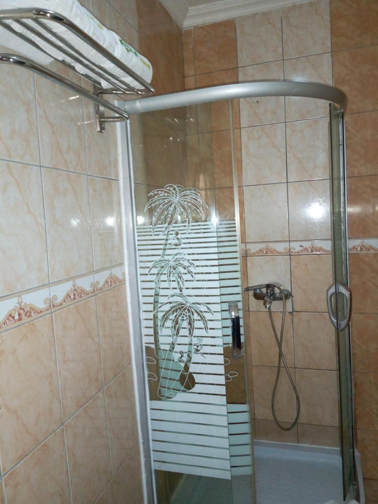 Фото Erith Apartments and Suites