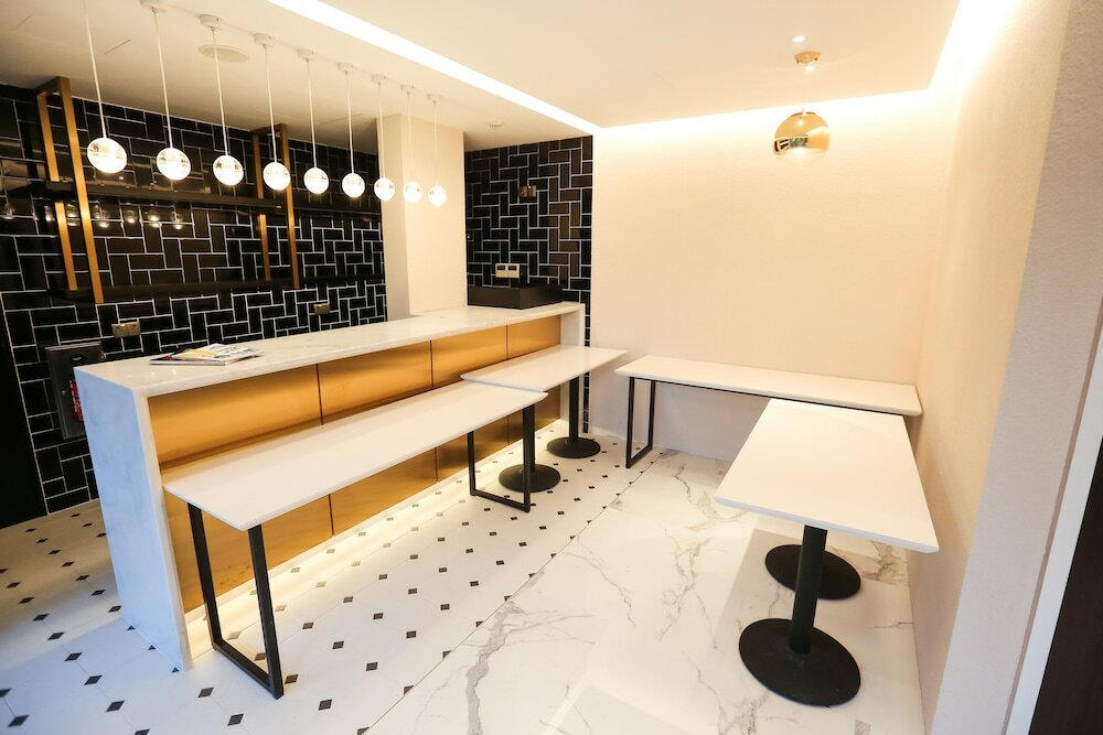 Фото L Hotel Premier by Lion Peak