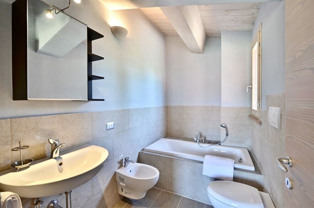 Фото Luxury resort in the Tuscan countryside