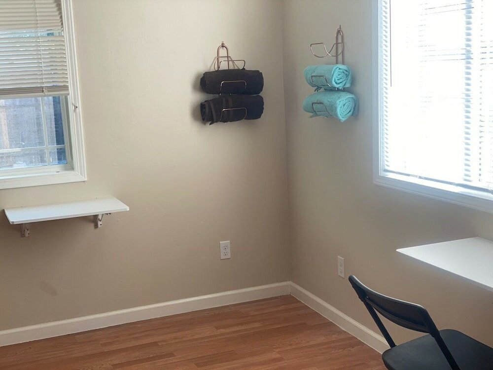 Фото Whole Family - Barrette - back - Hostel