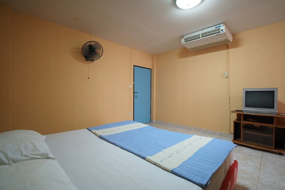 Фото Oyo 1004 Naklua Mansion