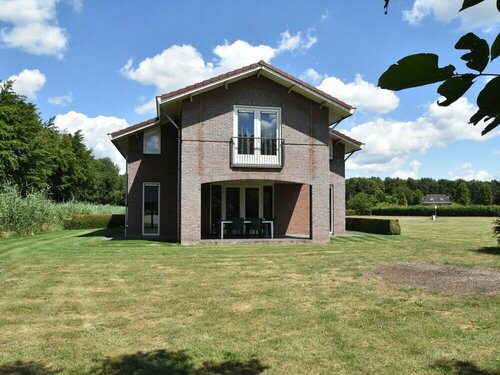 Гостиница Beautiful Holiday Home in Zeewolde With Sunny Garden в Зеволде