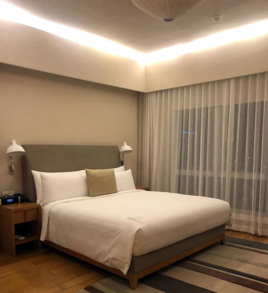 Фото Lanson Place Bukit Ceylon