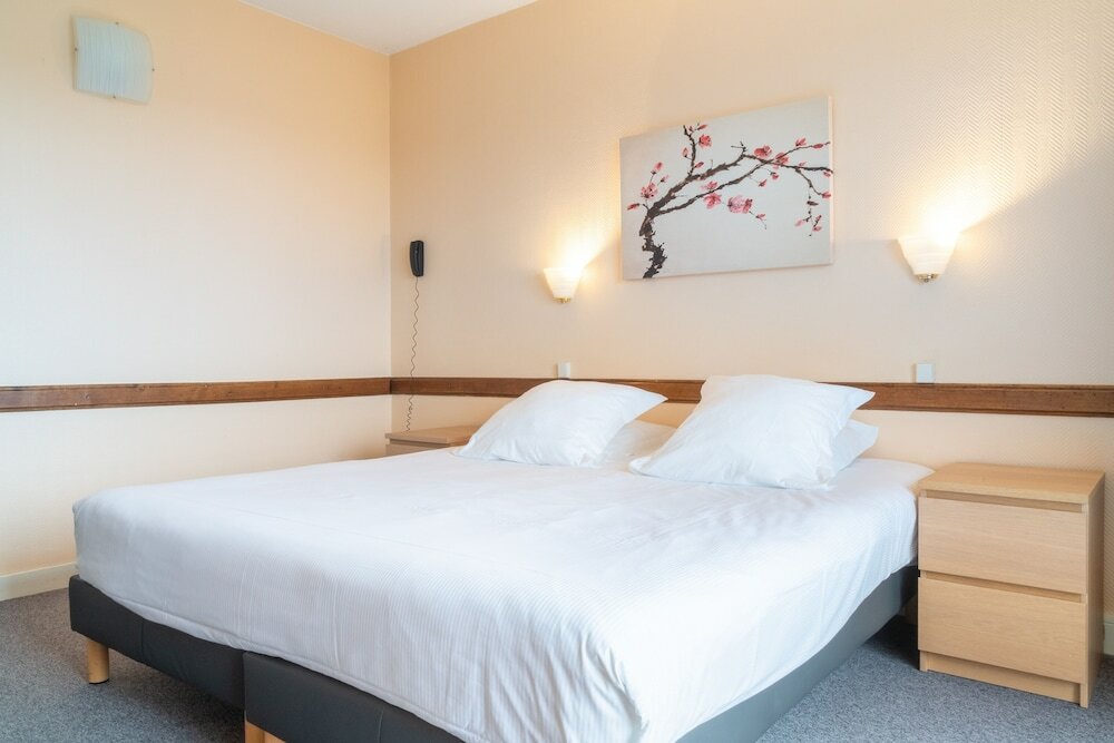 Фото Brit Hotel Le Parc Vichy