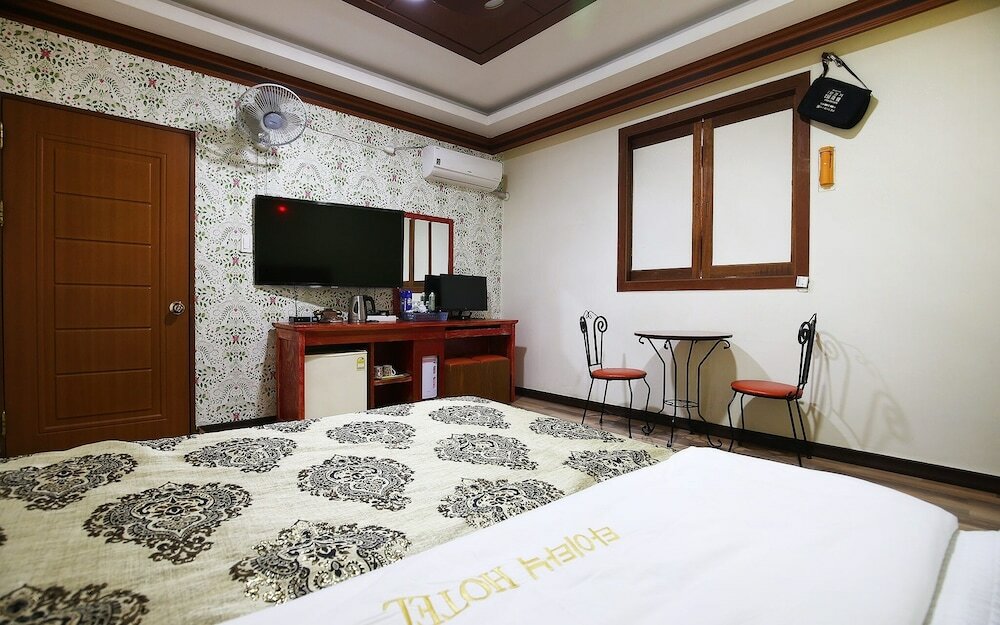 Фото Nonsan Titanic Motel