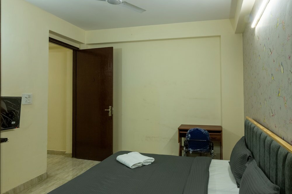 Фото Eat Sleep Wander Studio Apartments