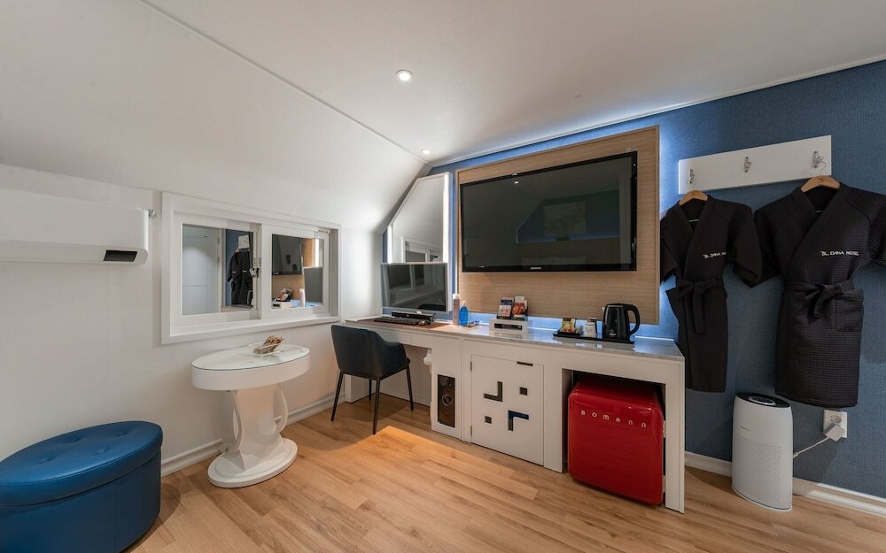 Фото Jongno Dana Hotel