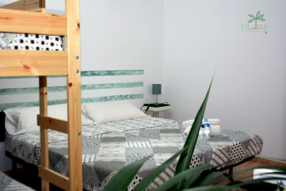 Фото The Garden Bed and Breakfast