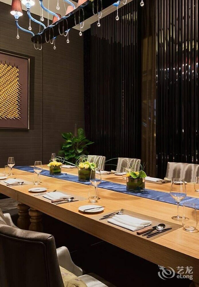 Фото Nanjing Wanda Realm Hotel