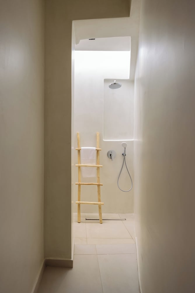 Фото RyoLithos Suites