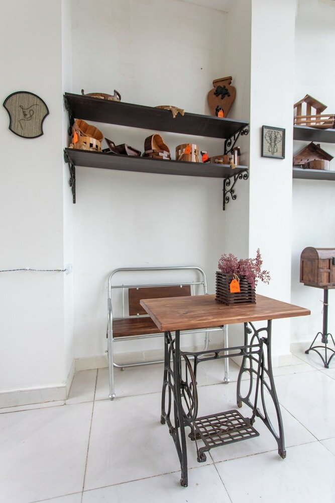 Фото Book Hotel • წიგნების სასტუმრო