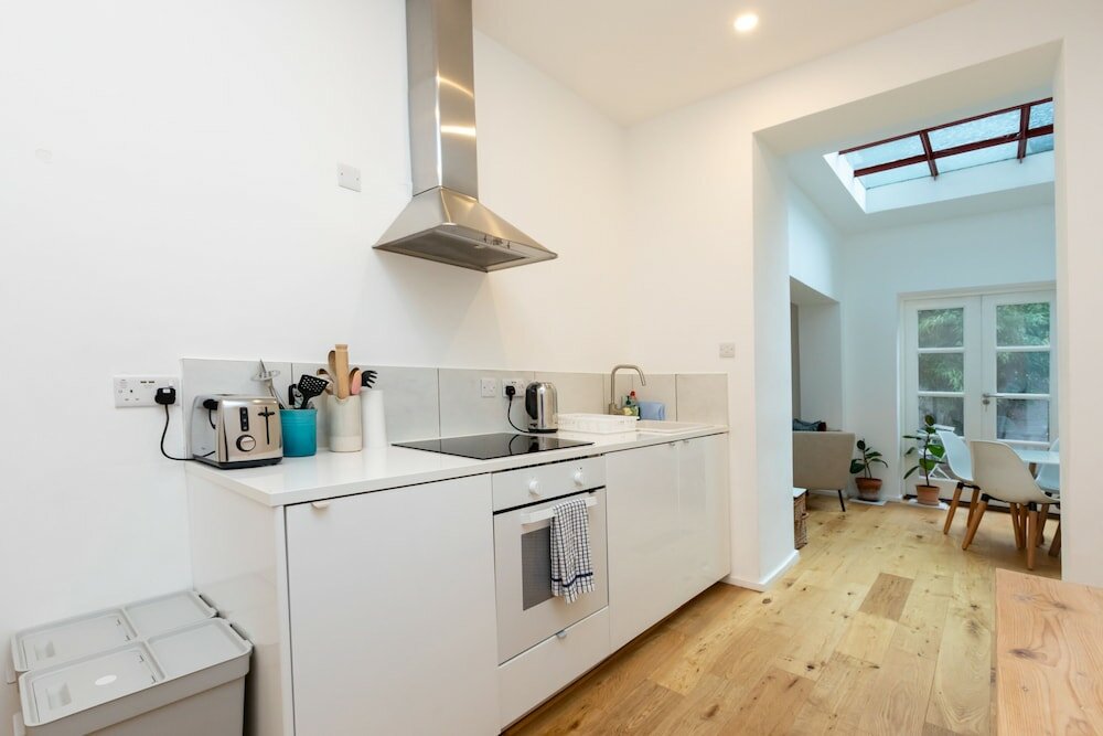 Фото Stylish and Modern 1 Bedroom Flat in Whitechapel