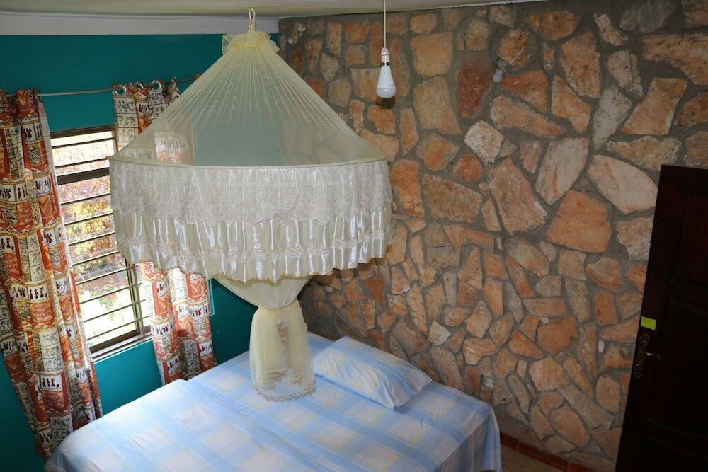 Фото Henotes B&b