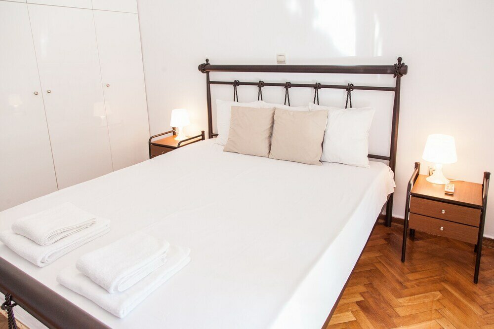 Фото Beautiful new decorated apt in Athens