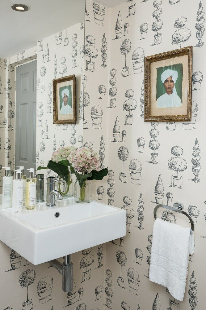 Фото Ultra luxurious London home for 5-7