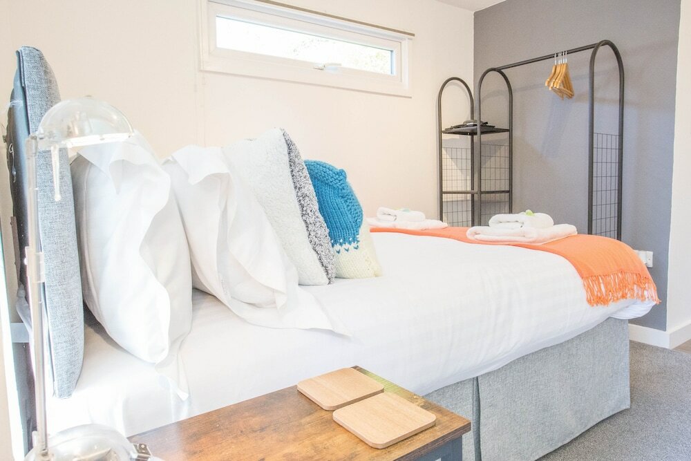 Фото Snug with Views of the Chilterns