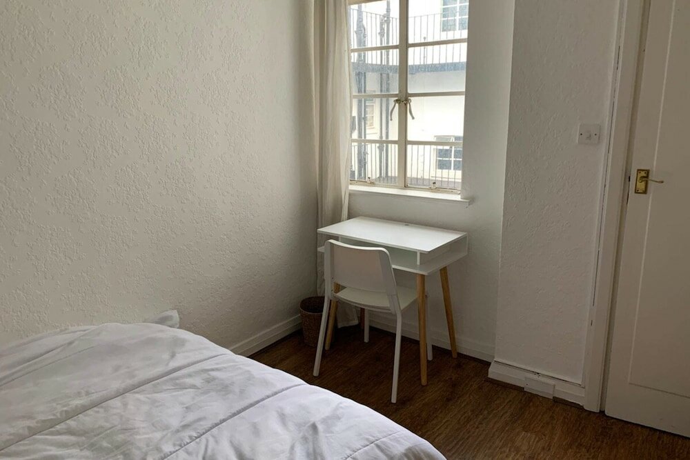 Фото Contemporary 2 Bedroom Flat in Bayswater