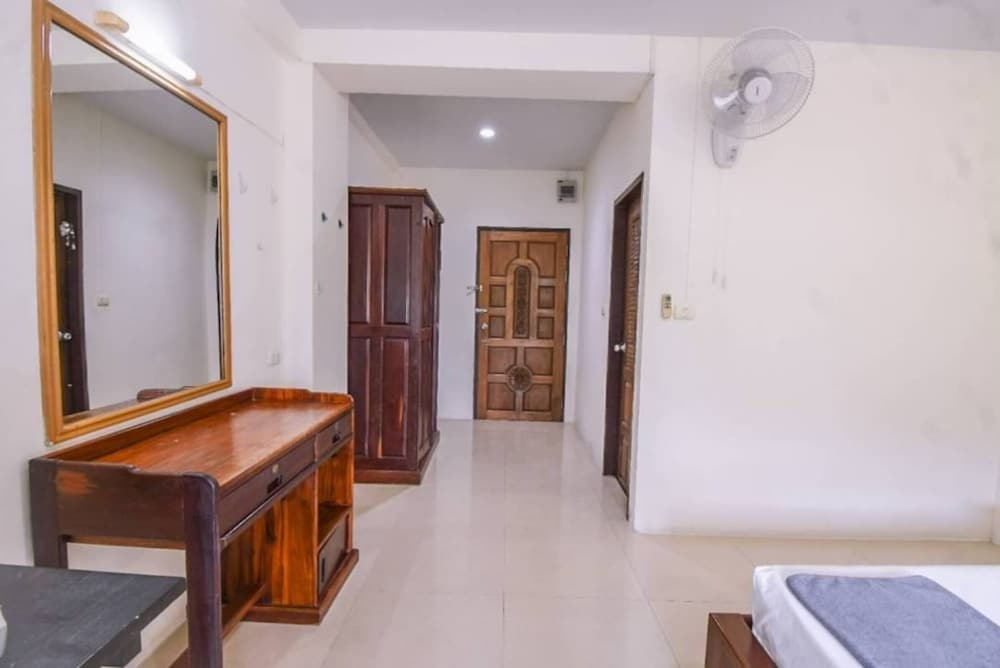 Фото Oyo 75398 The Wanna Pattaya