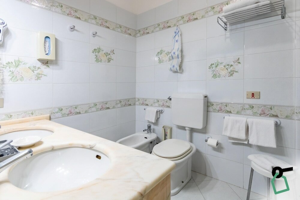 Фото Hotiday Hotel Ferrara