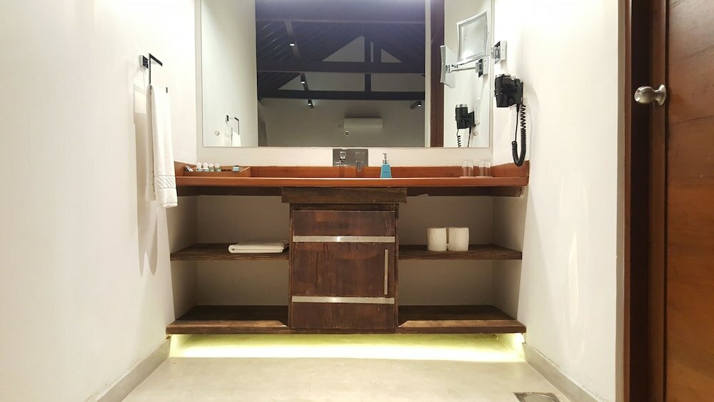 Фото R Degrees - Ambalangoda